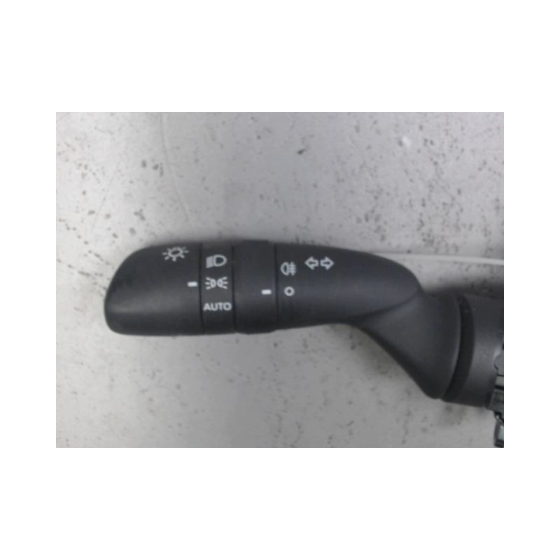 COMMANDE CLIGNOTANT TOYOTA YARIS