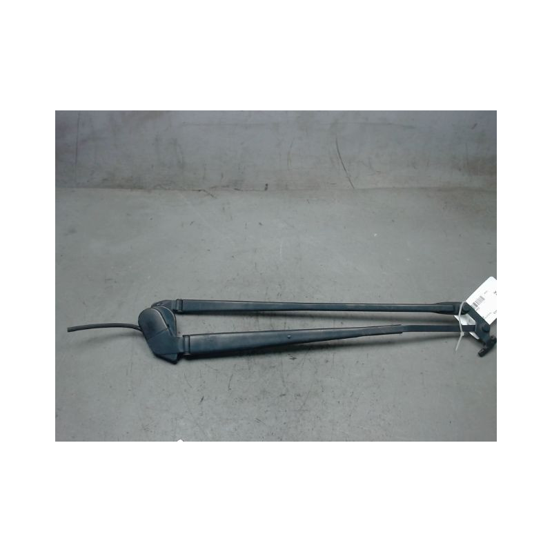 BRAS ESSUIE-GLACE AVANT TOYOTA YARIS