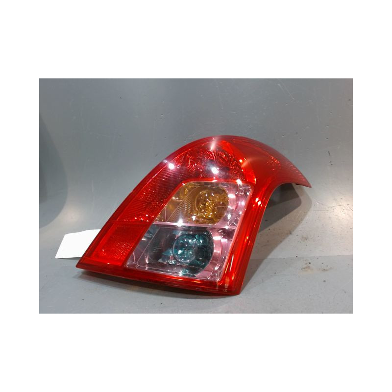 FEU ARRIERE DROIT SUZUKI SWIFT