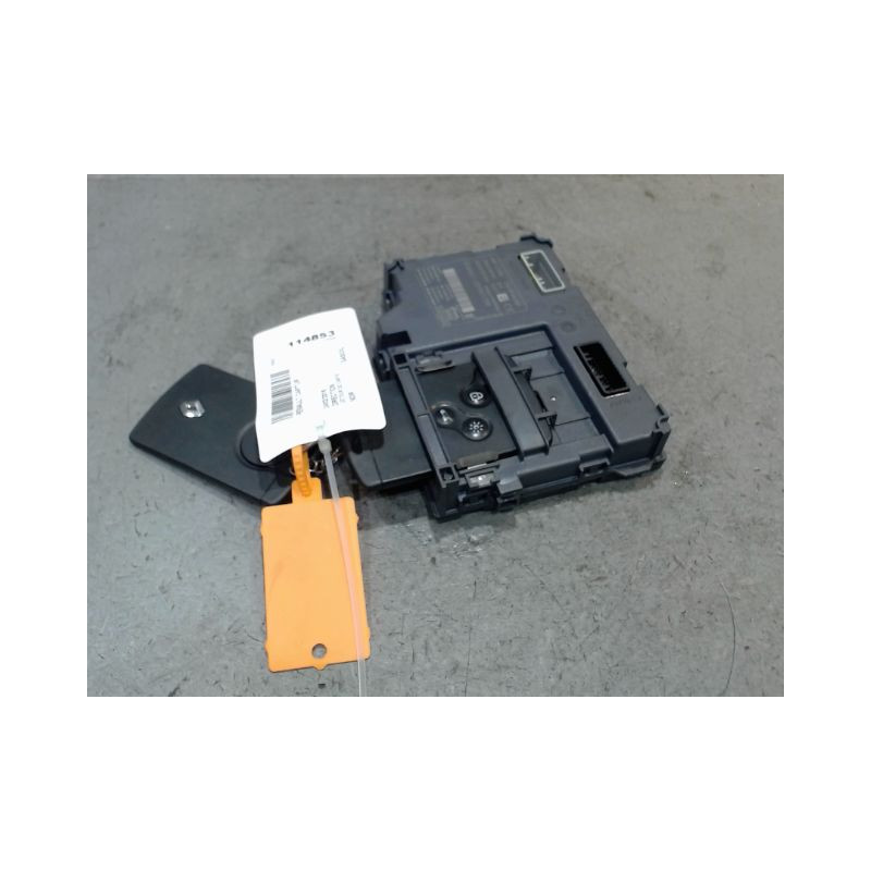 LECTEUR DE CARTE RENAULT CAPTUR