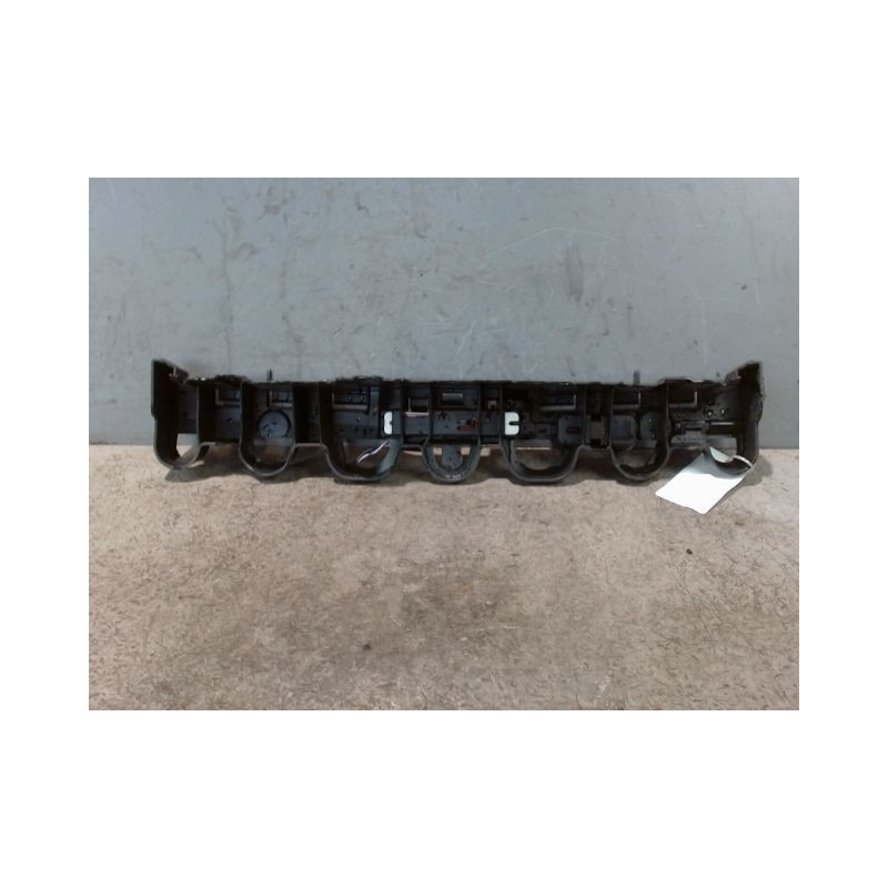 SUPPORT CENTRAL PARE-CHOC ARRIERE  RENAULT CLIO IV