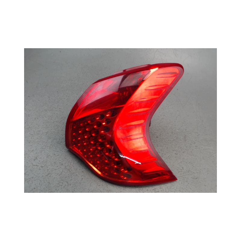 FEU ARRIERE DROIT PEUGEOT 3008