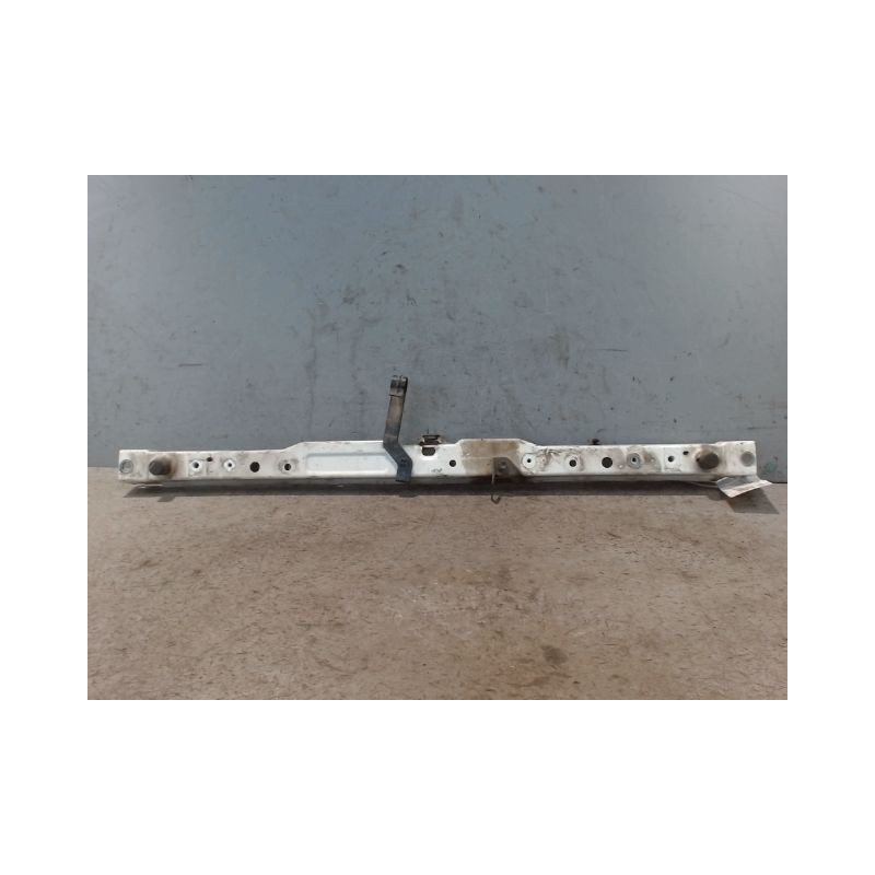 TRAVERSE SUPERIEURE ARMATURE AVANT TOYOTA RAV4 2006