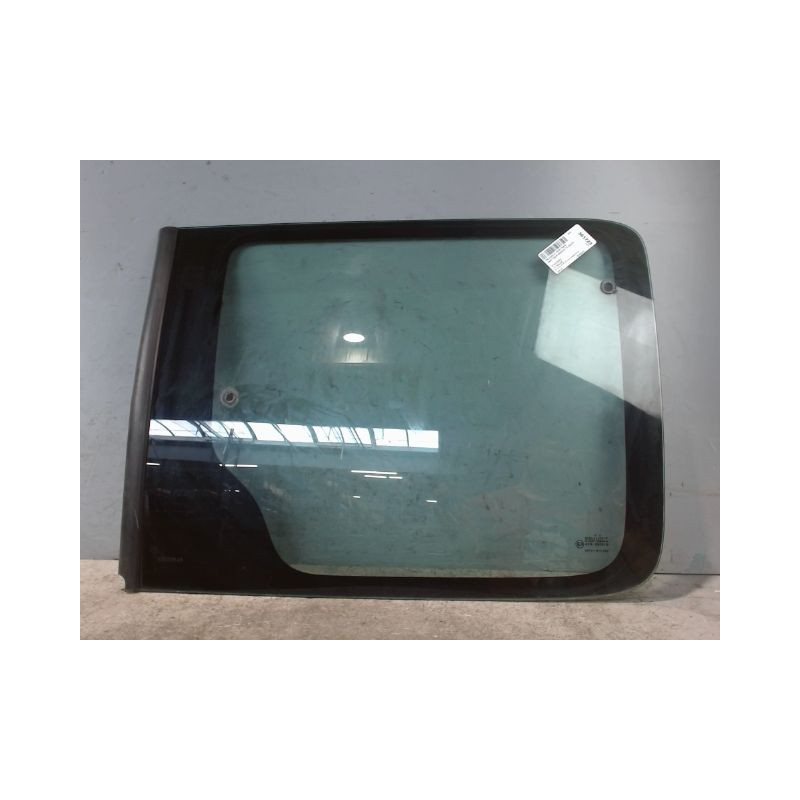 GLACE PORTE COULISSANTE DROIT PEUGEOT PARTNER BREAK 2002-
