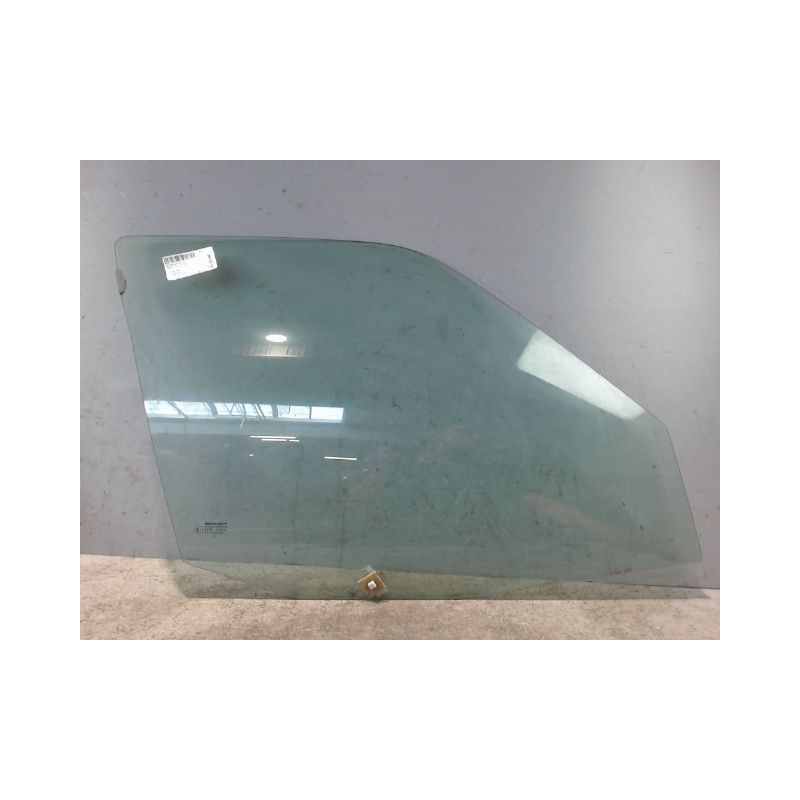 GLACE PORTE AVD CITROEN SAXO -99