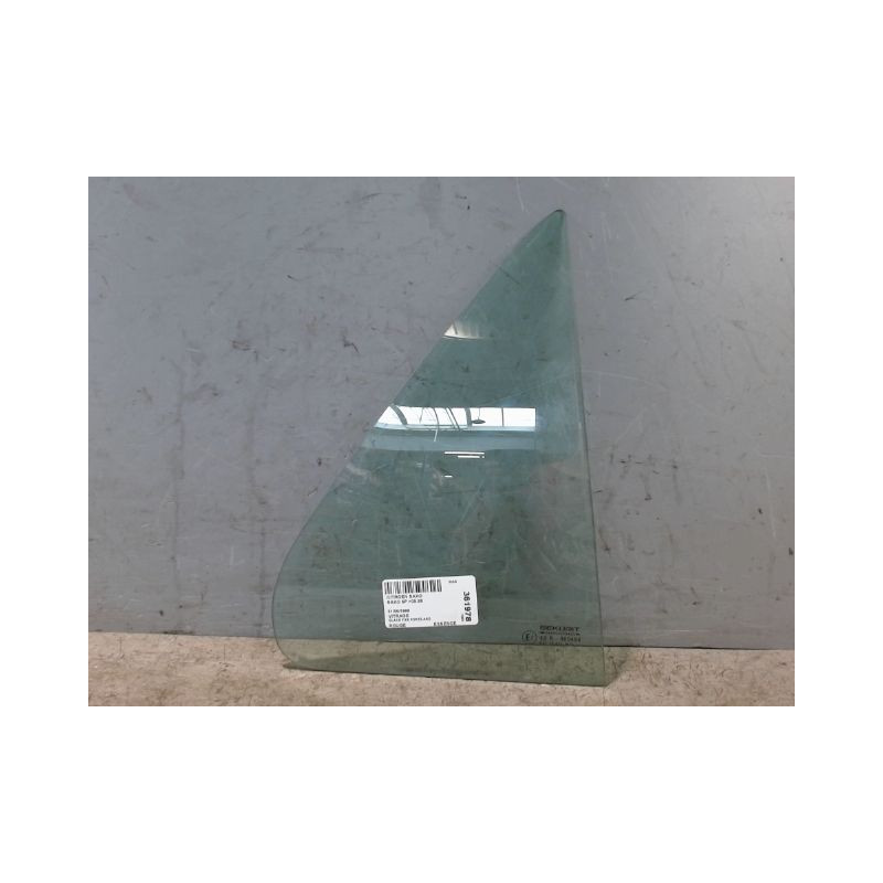 GLACE FIXE PORTE ARD CITROEN SAXO -99