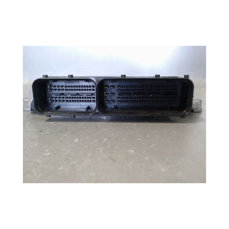 CALCULATEUR MOTEUR KIA CARENS