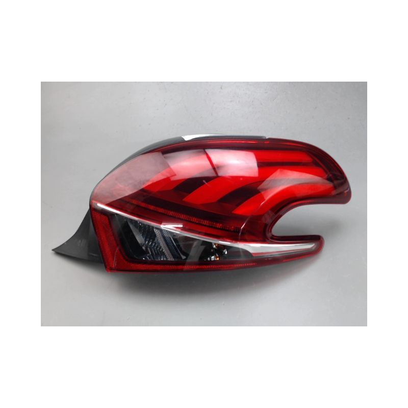 FEU ARRIERE DROIT PEUGEOT 208