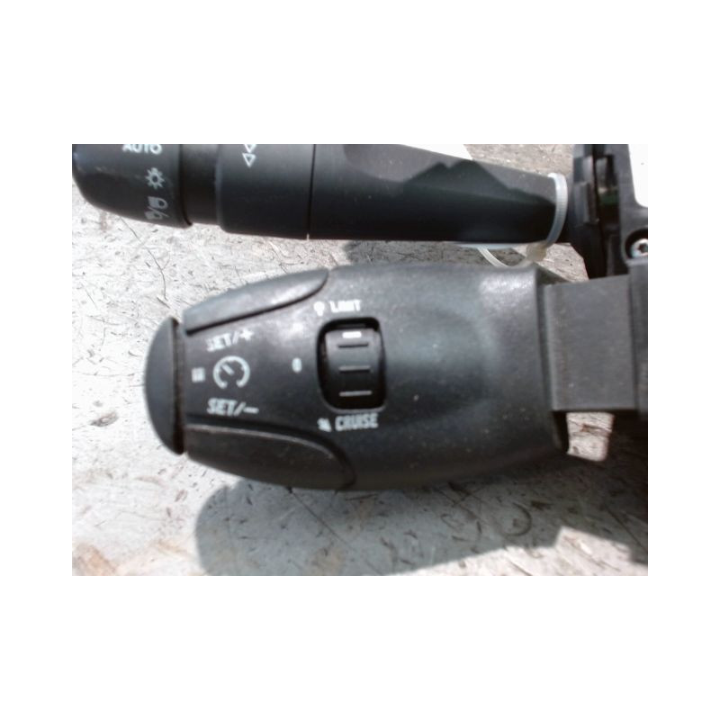 BLOC COMMODOS PEUGEOT 2008