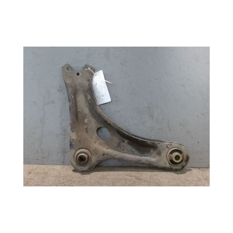 TRIANGLE INFERIEUR AVANT DROIT PEUGEOT 208