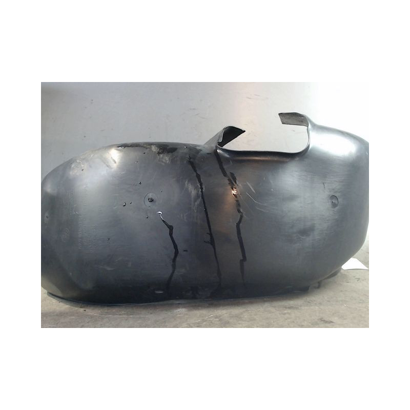 PARE-BOUE ARRIERE GAUCHE VOLKSWAGEN POLO 2005-