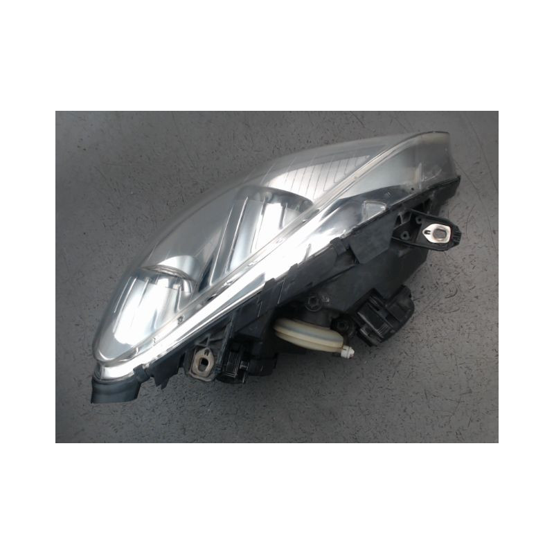 PHARE GAUCHE MERCEDES CLASSE B