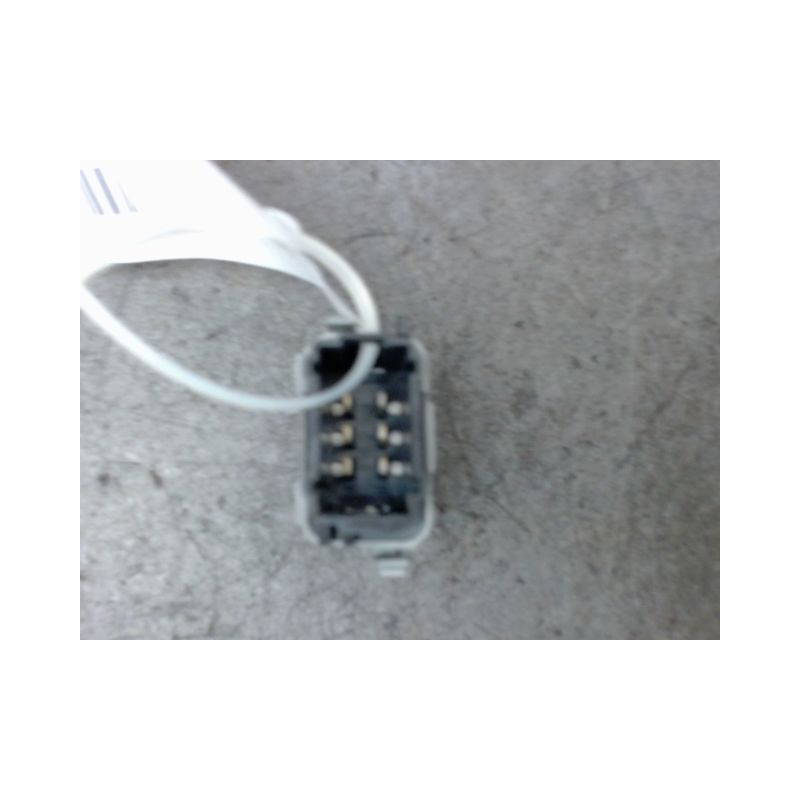 COMMANDE LEVE-GLACE PORTE AVD RENAULT CLIO III 2009-