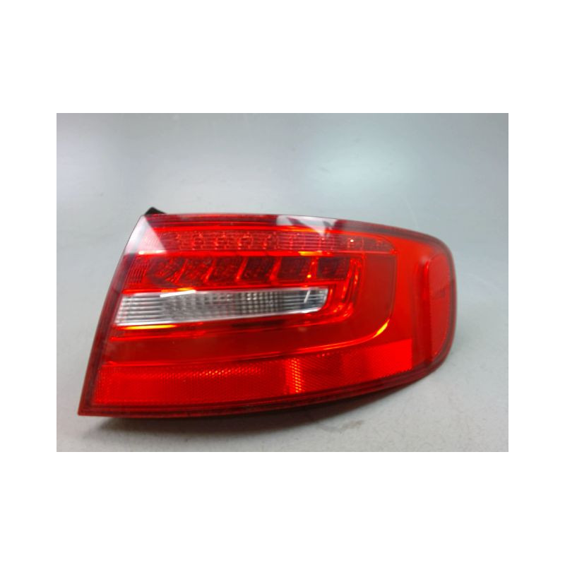 FEU ARRIERE DROIT AUDI A4 2008-