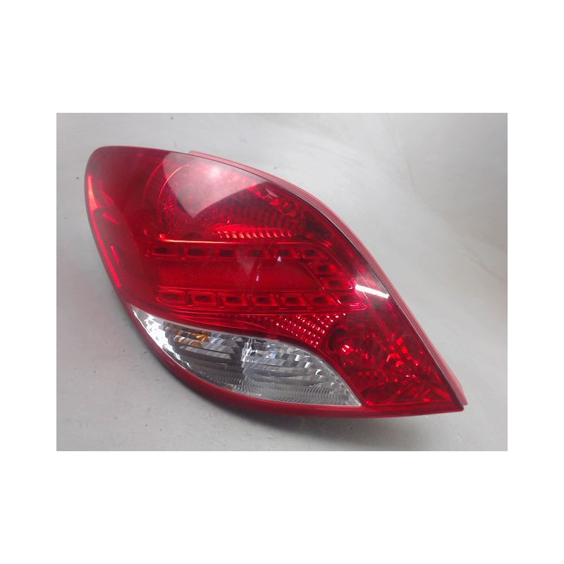 FEU ARRIERE GAUCHE  PEUGEOT 207