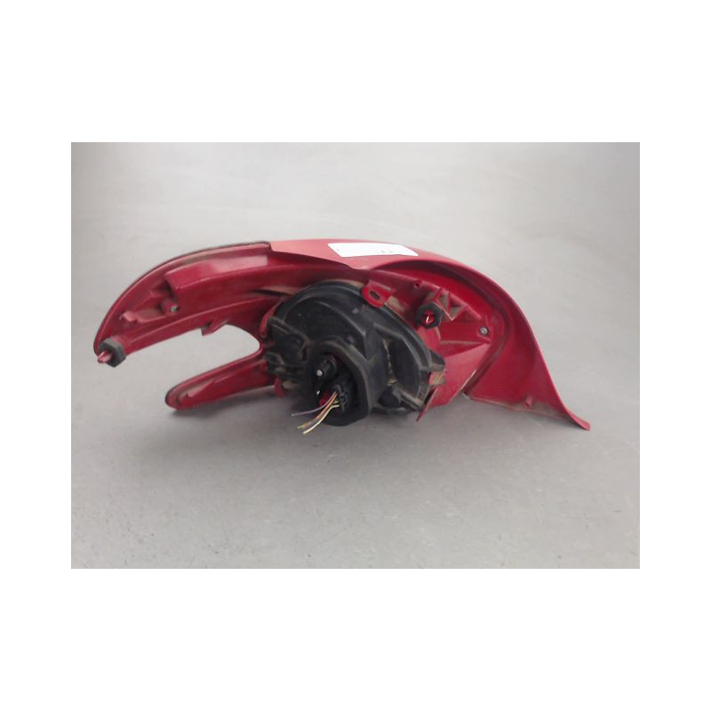 FEU ARRIERE DROIT PEUGEOT 208
