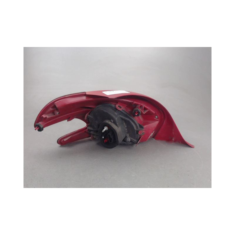 FEU ARRIERE DROIT PEUGEOT 208