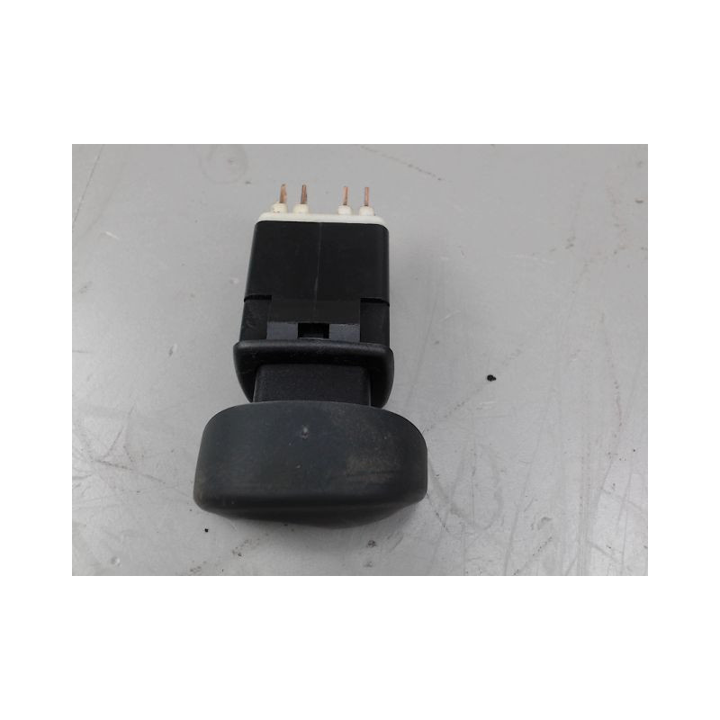 BOUTON DE WARNING RENAULT MEGANE