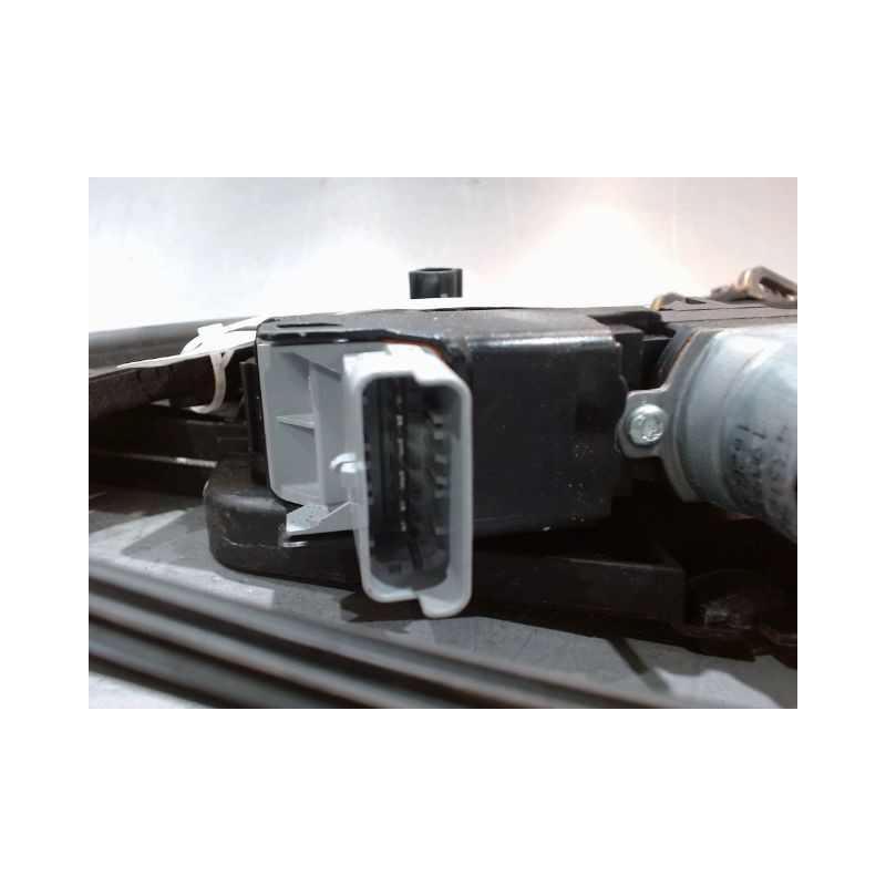 MECANISME+MOTEUR LEVE-GLACE AVANT DROIT PEUGEOT 208