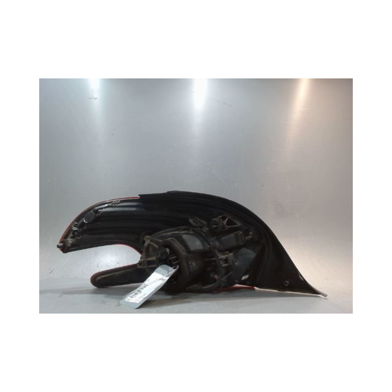 FEU ARRIERE DROIT PEUGEOT 208