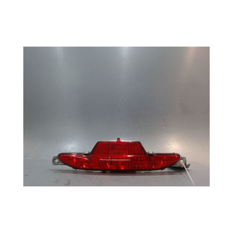 FEU BROUILLARD CENTRAL ARRIERE PEUGEOT 208