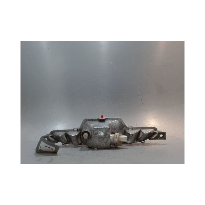FEU BROUILLARD CENTRAL ARRIERE PEUGEOT 208