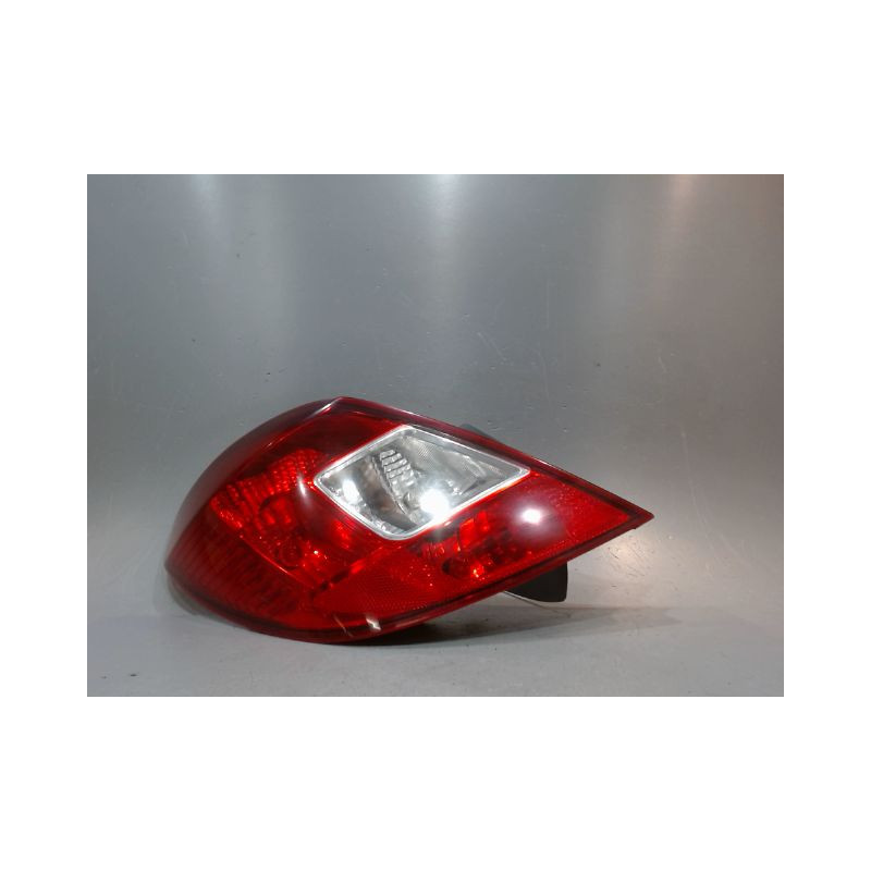 FEU ARRIERE GAUCHE  OPEL CORSA