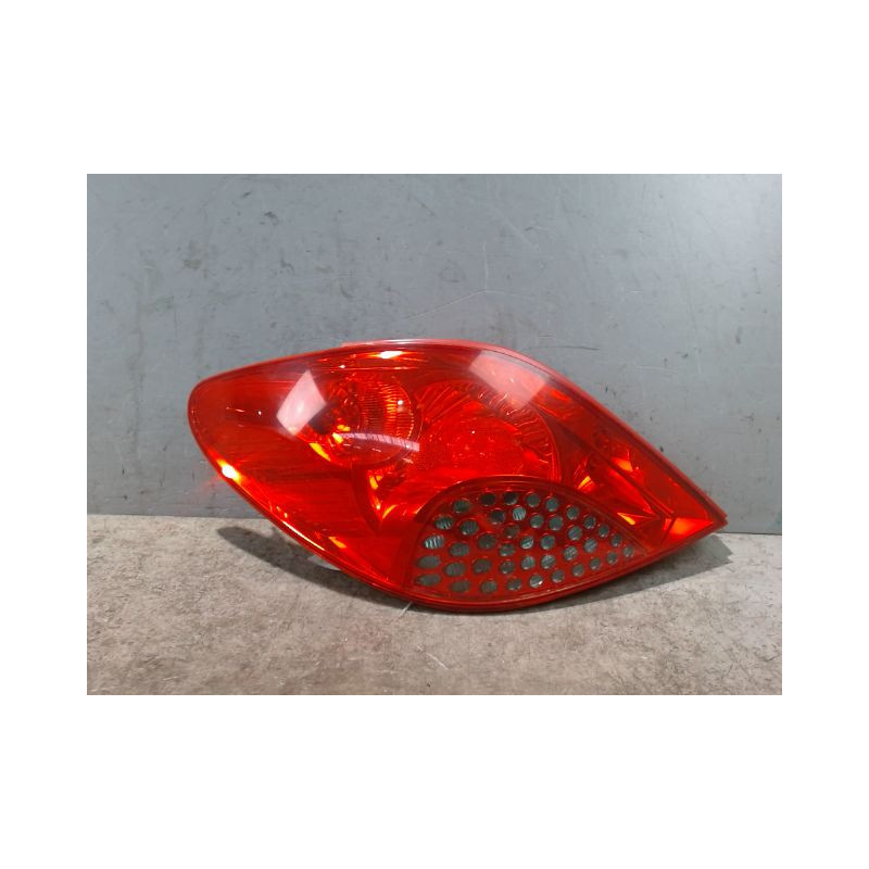 FEU ARRIERE GAUCHE  PEUGEOT 207 5P