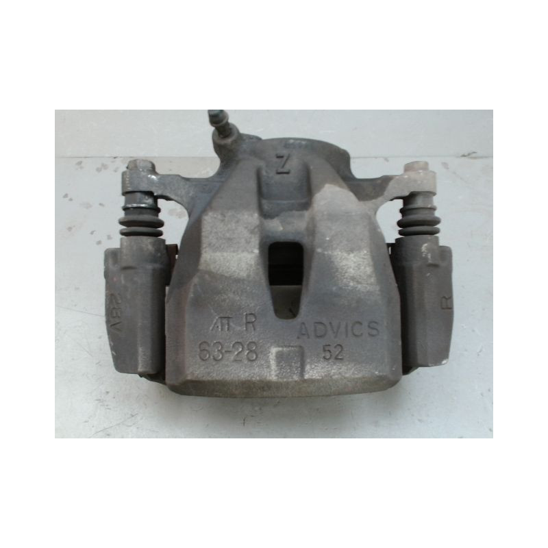 ETRIER DE FREIN AVANT DROIT TOYOTA RAV4