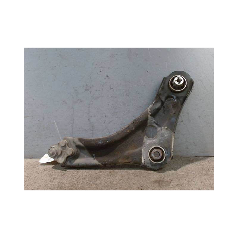 TRIANGLE INFERIEUR AVANT GAUCHE RENAULT KANGOO