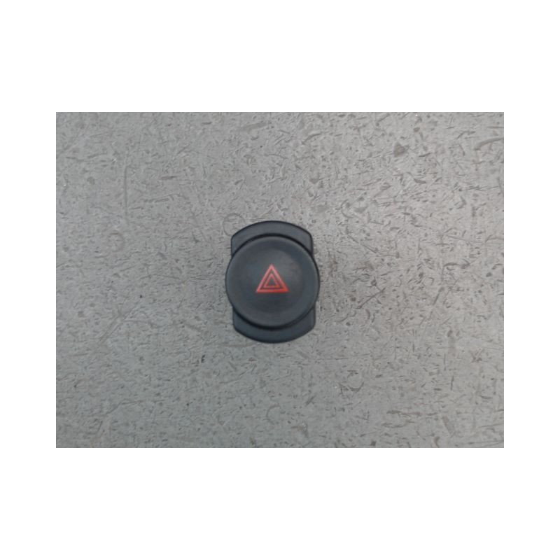 BOUTON DE WARNING DACIA LOGAN