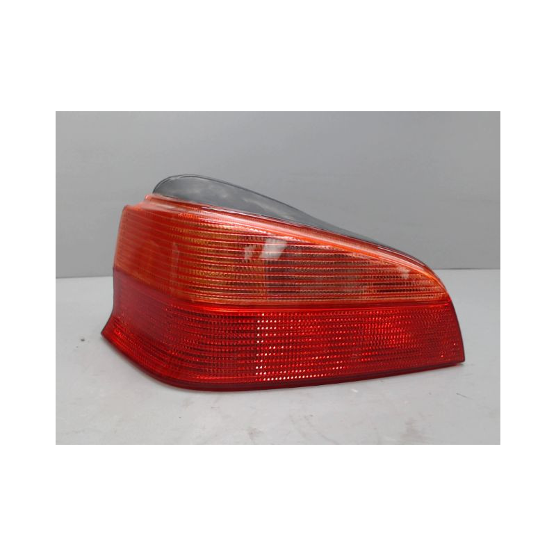 FEU ARRIERE GAUCHE  PEUGEOT 106