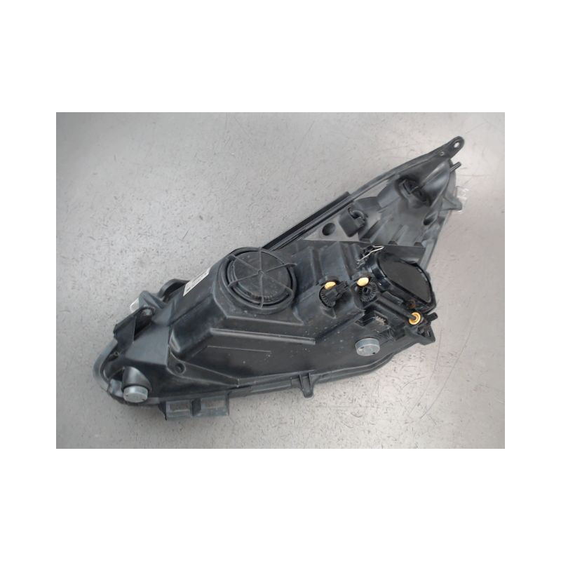 PHARE DROIT OPEL CORSA