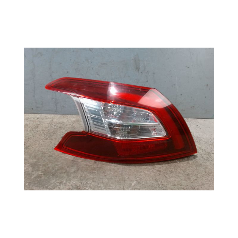 FEU ARRIERE GAUCHE  PEUGEOT 308 2011-