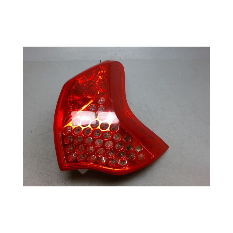 FEU ARRIERE DROIT PEUGEOT 3008 2009-