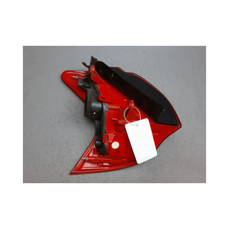 FEU ARRIERE DROIT PEUGEOT 3008 2009-