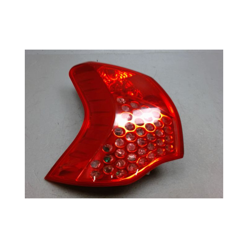 FEU ARRIERE GAUCHE  PEUGEOT 3008 2009-
