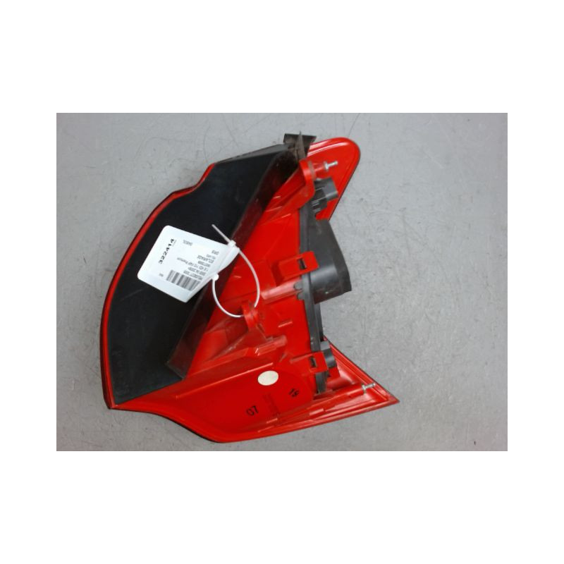 FEU ARRIERE GAUCHE  PEUGEOT 3008 2009-
