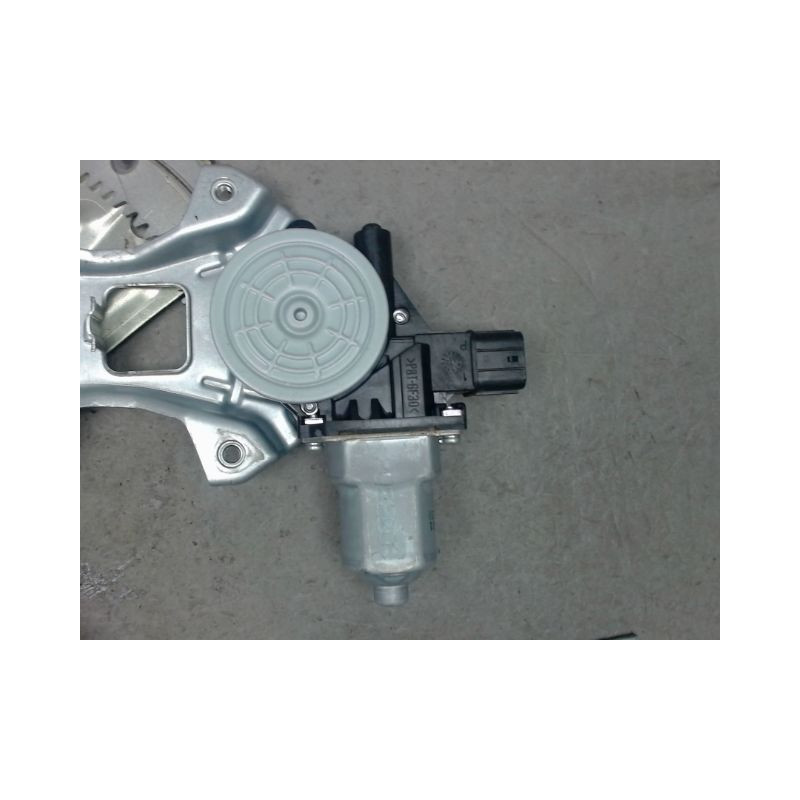 MECANISME+MOTEUR LEVE-GLACE AVANT DROIT MITSUBISHI ASX