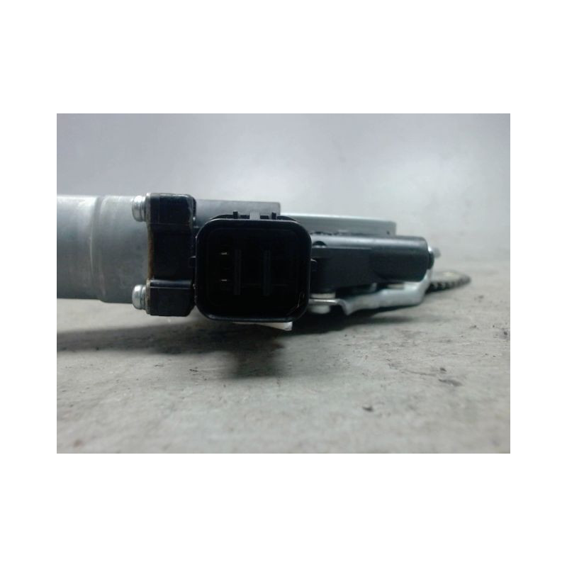 MECANISME+MOTEUR LEVE-GLACE AVANT DROIT MITSUBISHI ASX