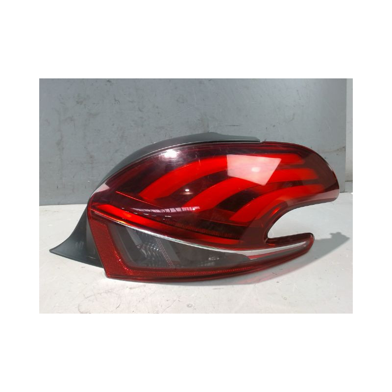 FEU ARRIERE DROIT PEUGEOT 208