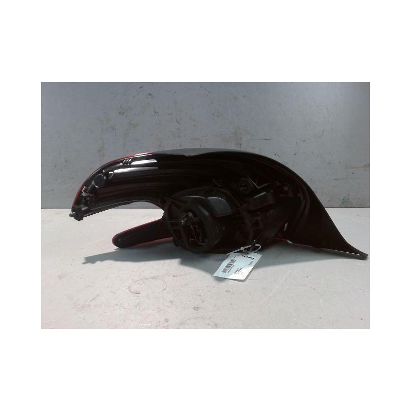 FEU ARRIERE DROIT PEUGEOT 208