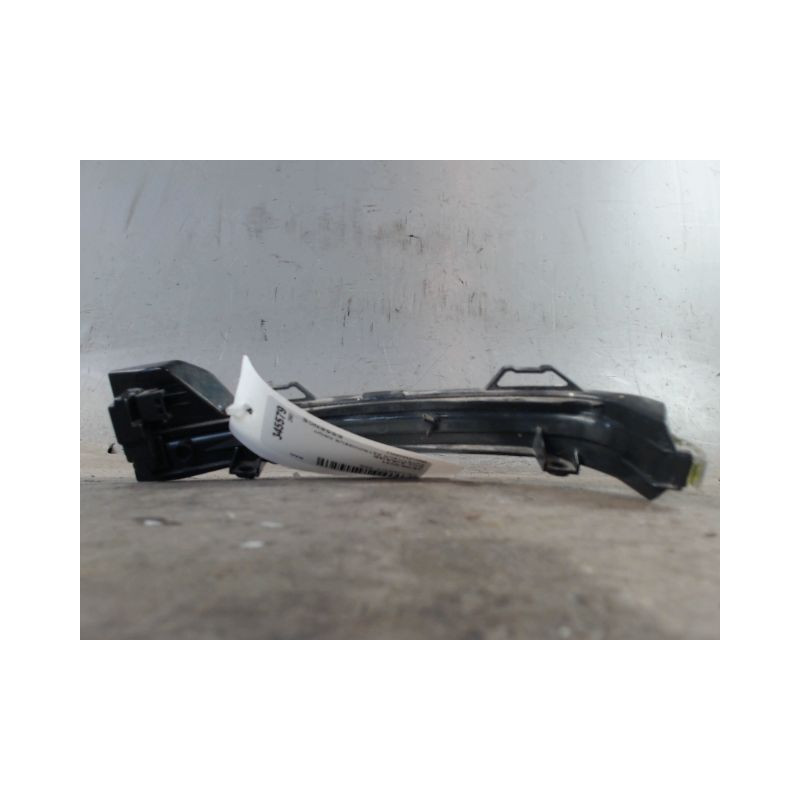 REPETITEUR RETROVISEUR DROIT PEUGEOT 208