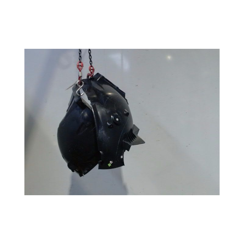 PARE-BOUE AVANT DROIT DACIA SANDERO 2008-
