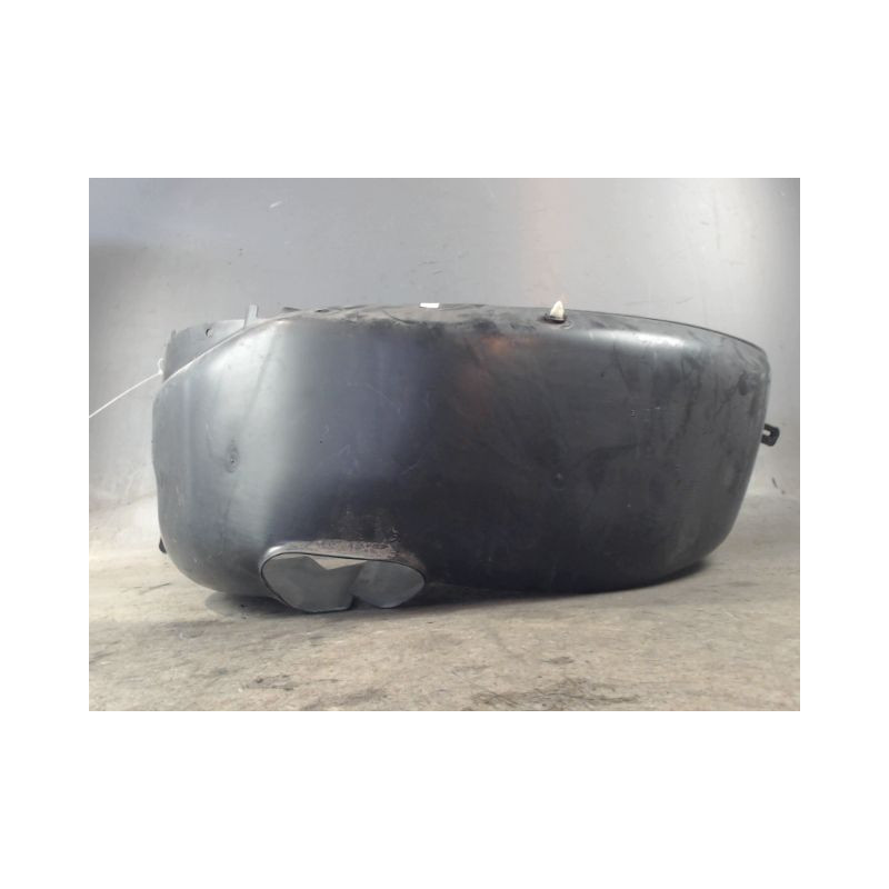 PARE-BOUE ARRIERE GAUCHE VOLKSWAGEN POLO 2005-
