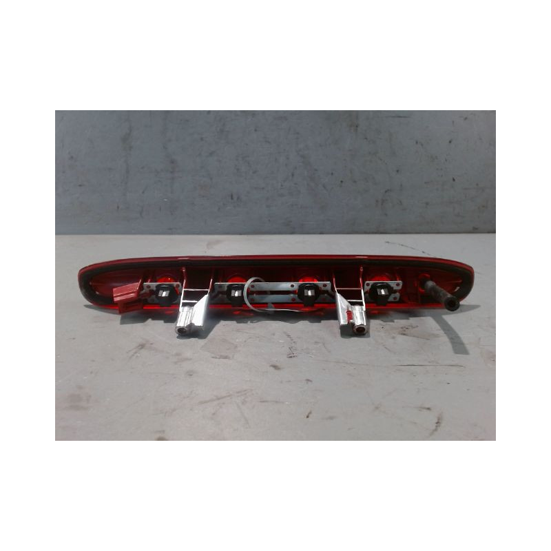 FEUX STOP SUPPLEMENTAIRE PEUGEOT 208