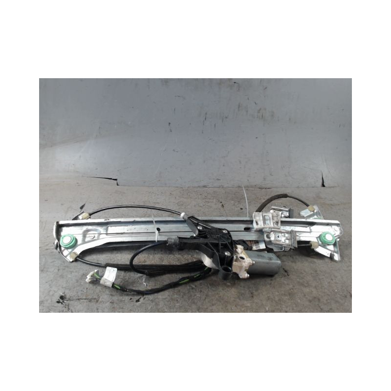 MECANISME+MOTEUR LEVE-GLACE AVANT DROIT MERCEDES VITO COMBI EXTLONG 03-