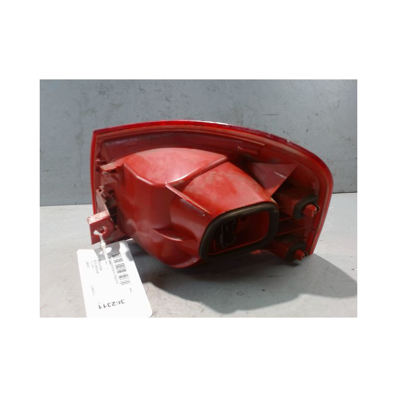 FEU ARRIERE GAUCHE  VOLKSWAGEN PASSAT SW 2005-