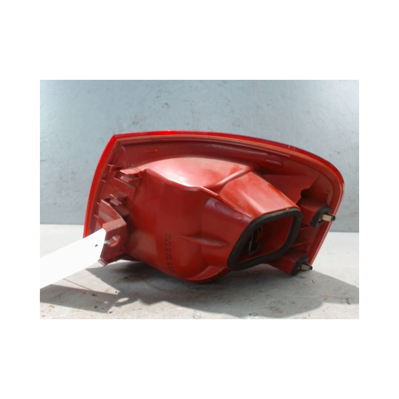 FEU ARRIERE GAUCHE  VOLKSWAGEN PASSAT SW 2005-
