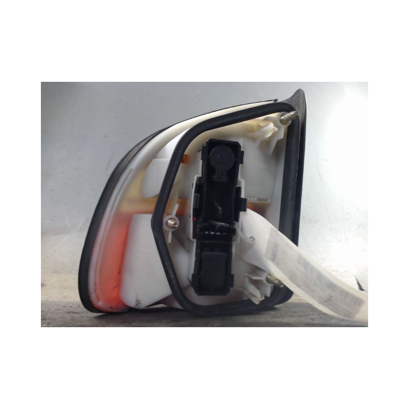 FEU ARRIERE DROIT RENAULT SAFRANE 96 -2000